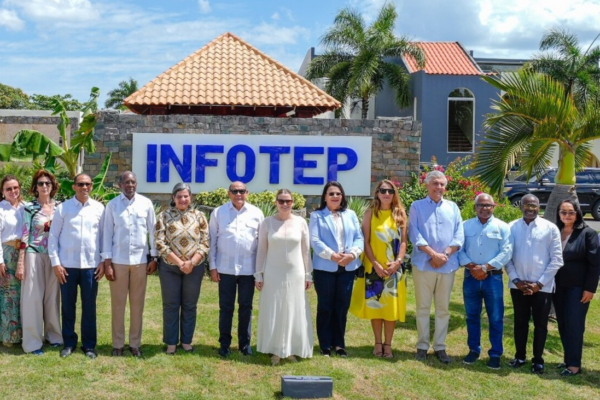 Margalida Prohens destaca la formación como clave del éxito turístico durante visita a Infotep en Sabana de la Mar