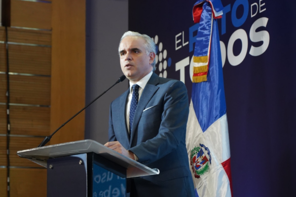 Luis Miguel De Camps lleva la agenda educativa dominicana a la Unesco en París