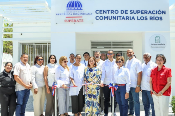 Supérate inaugura Centro de Superación Comunitaria en Los Ríos para impulsar inclusión y desarrollo