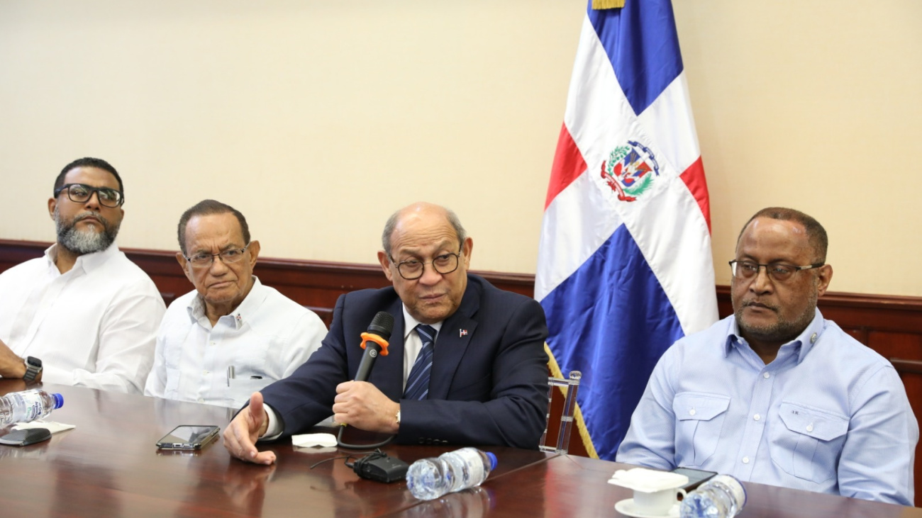 “Sindicatos se suman a la revolución educativa dominicana: Mescyt impulsa reforma histórica”