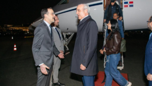 Luis Abinader inicia visita oficial a París para fortalecer la transparencia y la cooperación internacional