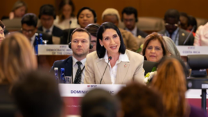 Raquel Arbaje destaca avances en educación digital en foro global impulsado por Melania Trump
