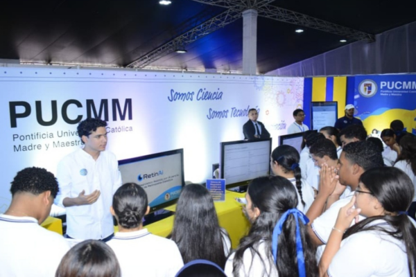 Más de 2,000 estudiantes participan en feria que impulsa la innovación industrial en RD