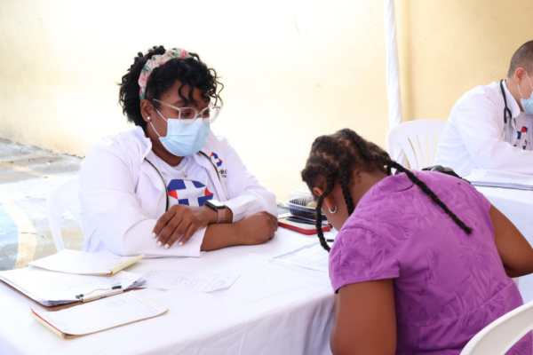 Gobierno impulsa gran jornada social en La Romana con operativos médicos, entrega de ayudas y mejoras de viviendas