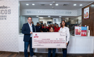 Wendy’s dona más de RD$978 mil a ADOSID para apoyar la inclusión de personas con síndrome de Down