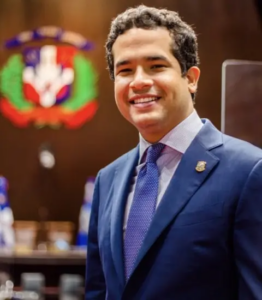 Omar Fernández propone eliminar anticipos a mipymes para impulsar la economía dominicana