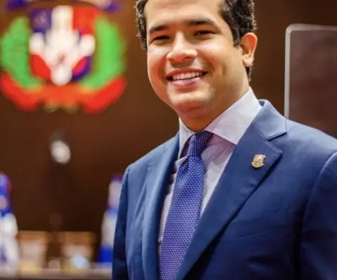 Omar Fernández propone eliminar anticipos a mipymes para impulsar la economía dominicana