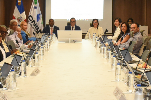 CNSS aclara: no existe obligación de compra de medicamentos de alto costo por parte de los afiliados