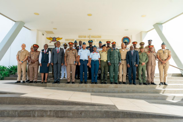 Defensa recibe delegación de Kenia y fortalece cooperación en seguridad internacional