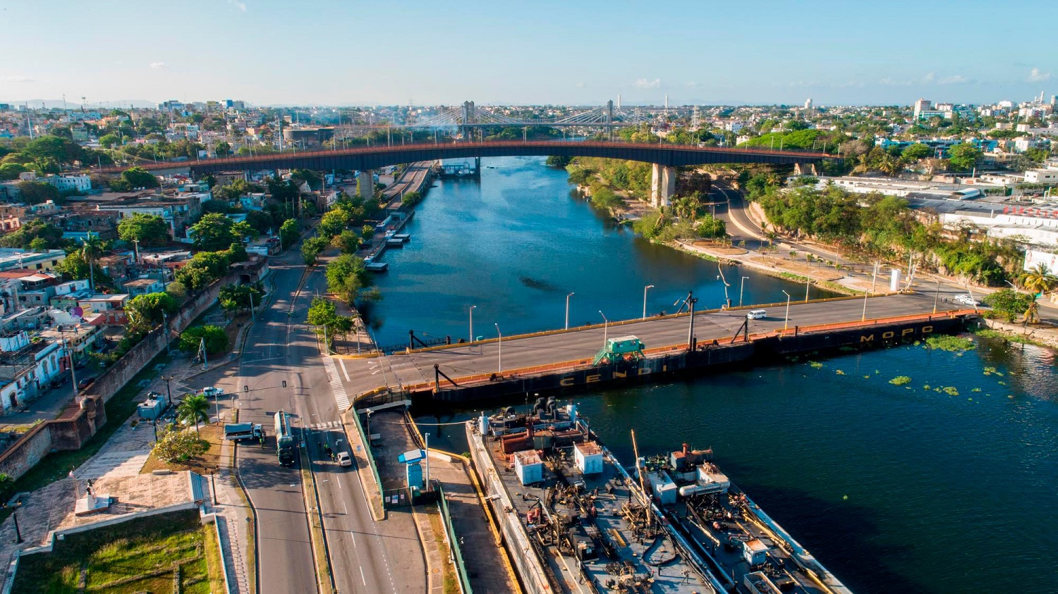 Obras Públicas anuncia cierre temporal del puente flotante este sábado
