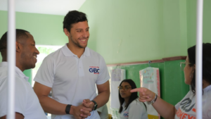 Raymond Rodríguez y Fundación GBC benefician a 300 familias en Los Peralejos