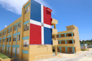 Abinader inaugura escuela básica en La Ureña, Santo Domingo Este