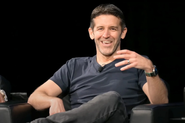 John Ternus asume como CEO de Apple: nueva era tras la salida de Tim Cook