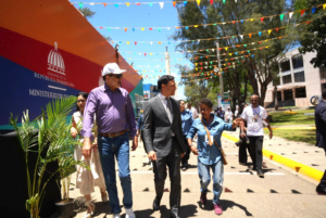 Roberto Ángel Salcedo abre la Feria del Libro Cibao 2026 con homenaje histórico y apuesta juvenil