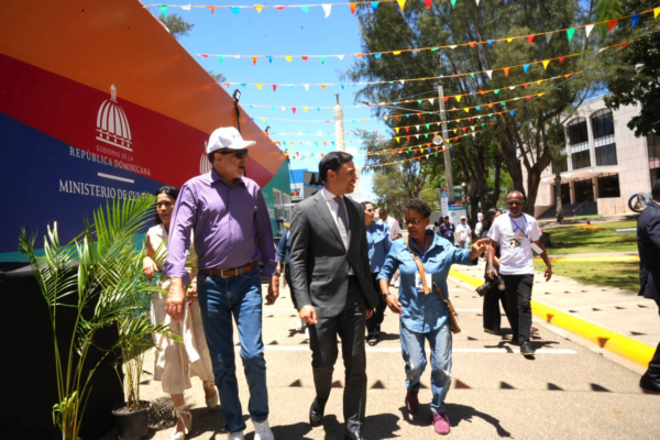 Roberto Ángel Salcedo abre la Feria del Libro Cibao 2026 con homenaje histórico y apuesta juvenil