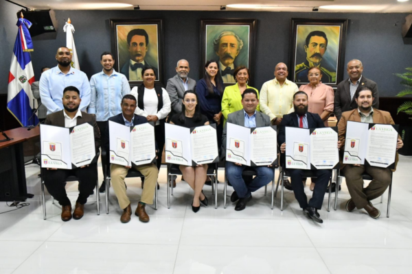 Alcaldía de La Vega distingue a delegación municipal costarricense invitada por Los Plus