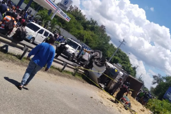Tragedia en la autopista 6 de Noviembre deja tres muertos y conmociona a San Cristóbal