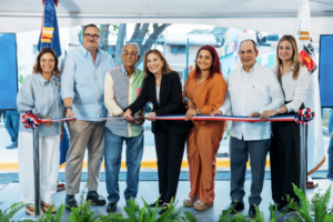 Carolina Mejía entrega renovado parque en Solimar y lleva bienestar a la comunidad