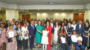 Supérate gradúa primera cohorte en cuidados para personas con discapacidad