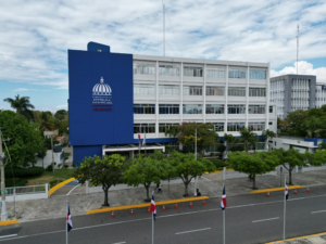 Gobierno recomienda teletrabajo y suspender actividades no esenciales ante mal clima