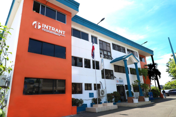 Intrant amplía lista de calles anegadas y pide tomar rutas alternas