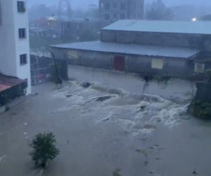Lluvias intensas causan derrumbe en residencial Hato Nuevo IV