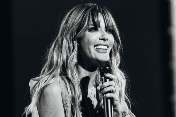 Kany García lanza “Puerta Abierta”, un álbum que rinde homenaje a su infancia y la cultura caribeña