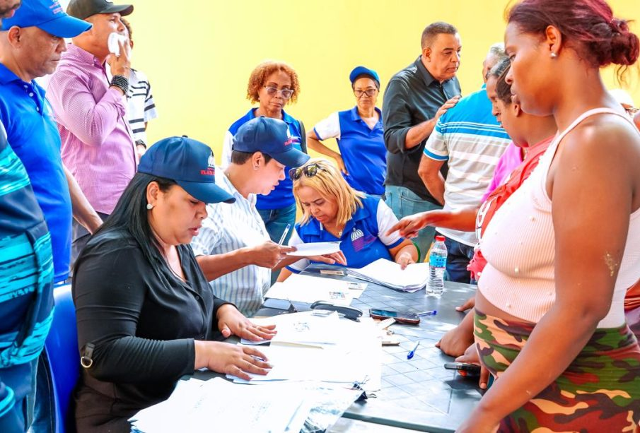 Gobierno acelera asistencia a familias afectadas por lluvias en el Gran Santo Domingo