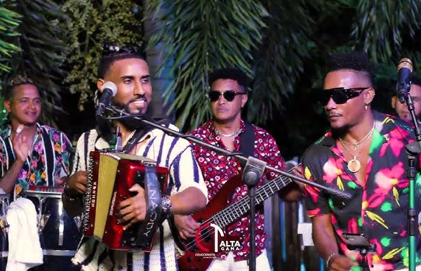 El Diamante Negro y La Mini Banda conquistan EE. UU. con su primer tour