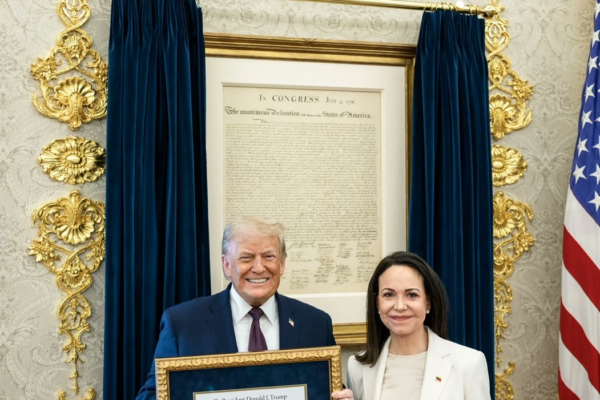 Trump afirma que evalúa convertir a Venezuela en el estado 51 de EE. UU.; Delcy Rodríguez rechaza la idea