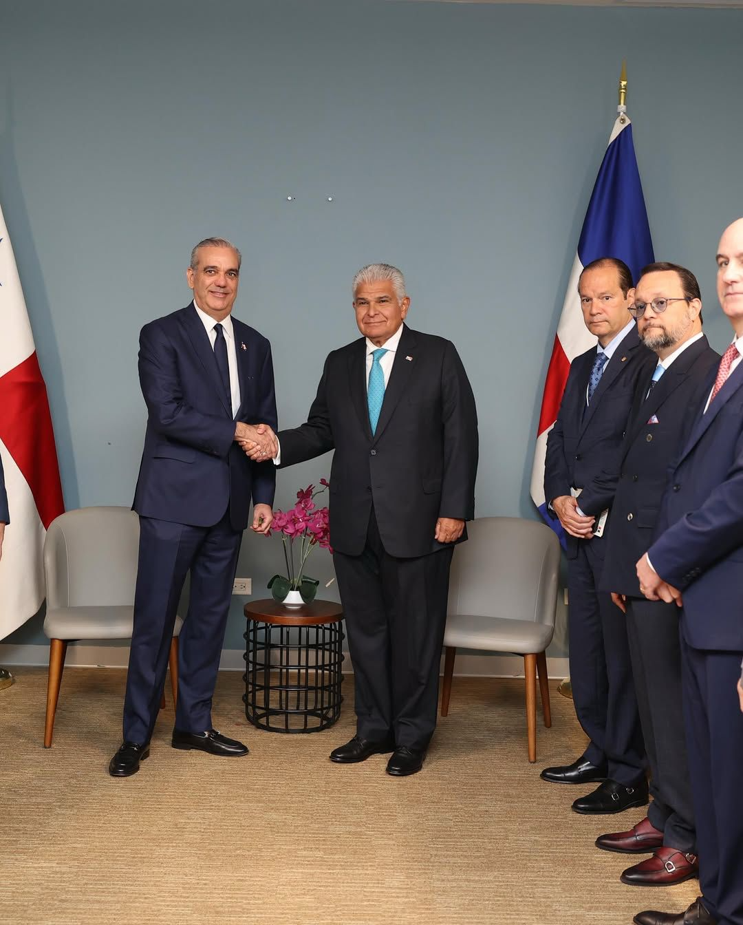 Luis Abinader promueve inversiones dominicanas ante líderes empresariales de Panamá