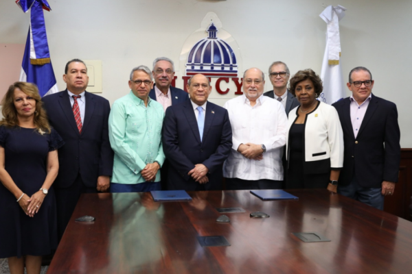 República Dominicana impulsa reconocimiento internacional de sus escuelas de medicina