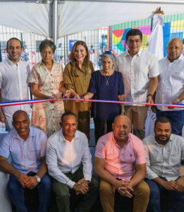 Carolina Mejía inaugura parque en Villa Consuelo y mejora accesibilidad para personas no videntes