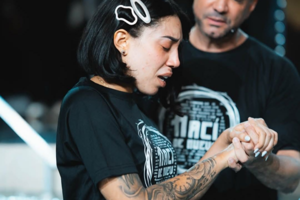 Pamela Sandoval fue bautizada por el pastor Marcos Yaroide en la congregación Cielos Abiertos