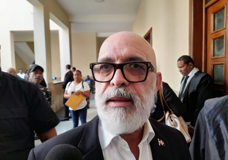 Condenan a Ángel Martínez por difamación e injuria en medios digitales