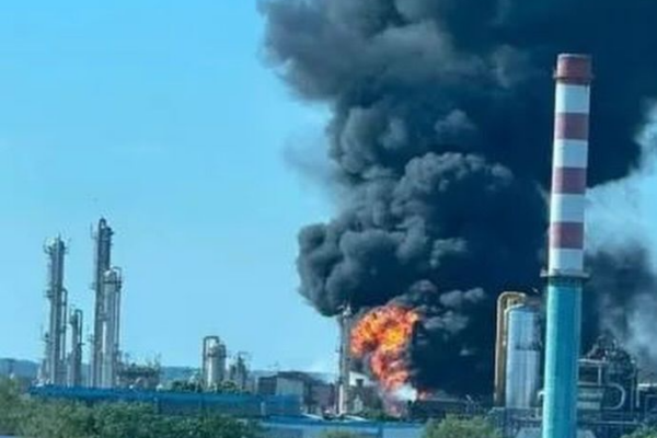 Explosión en planta petroquímica de Hungría deja un muerto y varios heridos