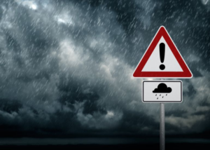 COE mantiene 15 provincias en alerta por fuertes lluvias: advierten riesgo de inundaciones y deslizamientos