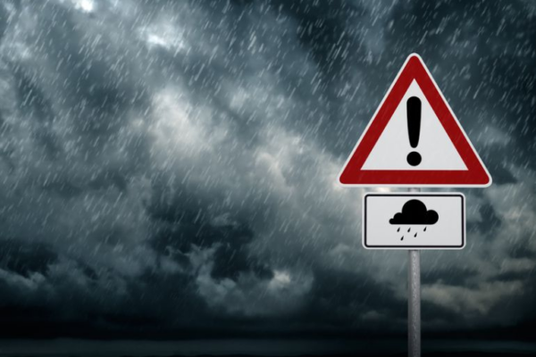 COE mantiene 15 provincias en alerta por fuertes lluvias: advierten riesgo de inundaciones y deslizamientos