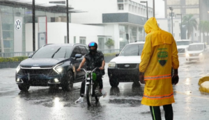 INDOMET advierte que vaguada y onda tropical seguirán provocando lluvias y tormentas en el país