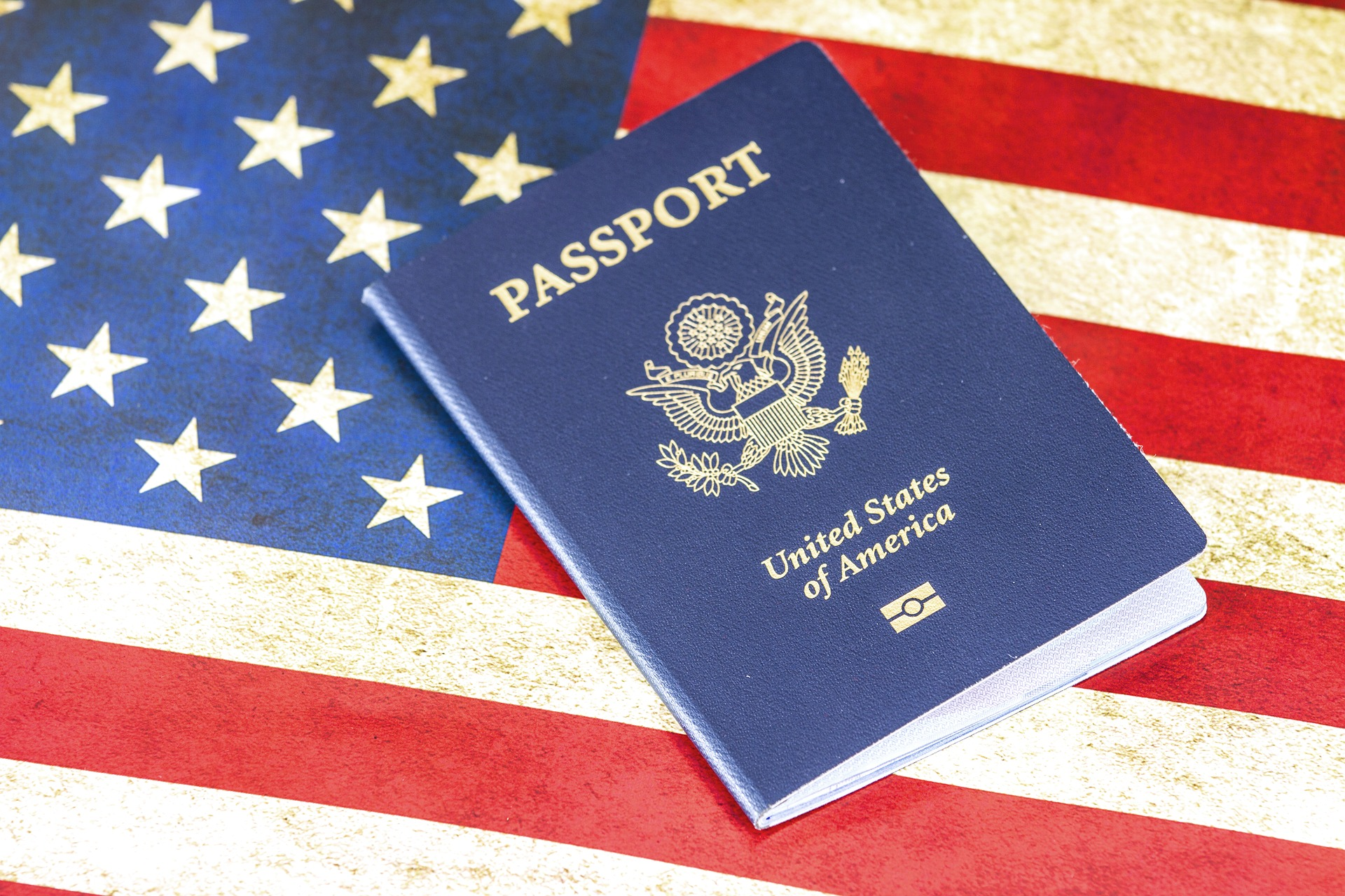 USCIS advierte sobre errores que retrasan trámites migratorios