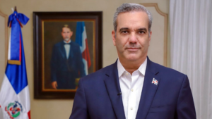 Abinader recibe la llama de los Juegos 2026 y da inicio a su recorrido nacional