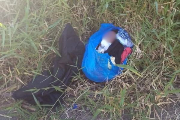 Hallan bebé con vida en carretera Jarabacoa-Constanza; autoridades investigan