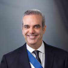 Abinader crea Comisión para transformar el sistema educativo dominicano