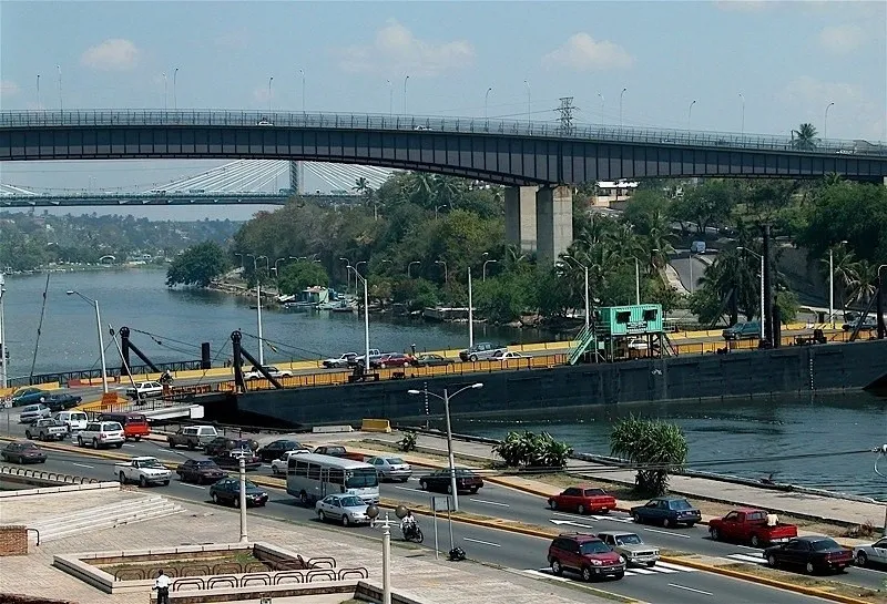 Puente Flotante será cerrado este sábado por maniobra de embarcación