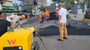 MOPC ejecuta jornada de bacheo y asfaltado en el Distrito Nacional para mejorar la seguridad vial