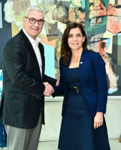 Gonzalo Castillo se reúne con embajadora de Estados Unidos y aborda temas de cooperación bilateral