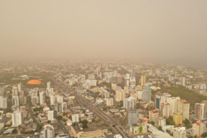 Polvo del Sahara continuará afectando el clima en gran parte del país este martes
