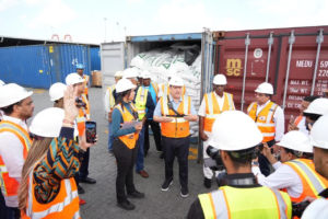 MICM y CECCOM refuerzan lucha contra el comercio ilícito con destrucción de mercancías decomisadas