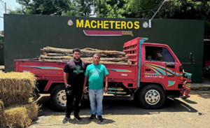 Ejército incauta 125 postes de cambrón transportados de manera irregular en Valverde