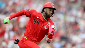 Elly De La Cruz entra por primera vez en la lista de lesionados y los Reds reconfiguran su infield